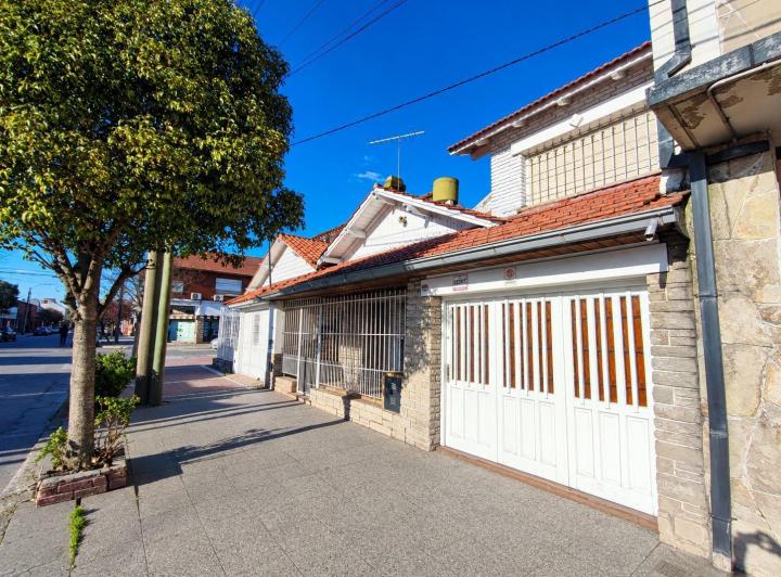 Casa · 110m² · 2 Ambientes · 1 Cochera
