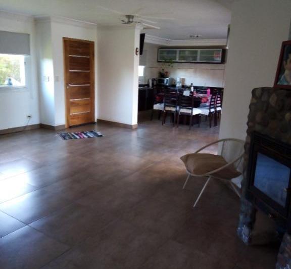 Casa · 240m² · 5 Ambientes · 2 Cocheras