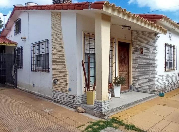 Casa · 120m² · 4 Ambientes · 1 Cochera
