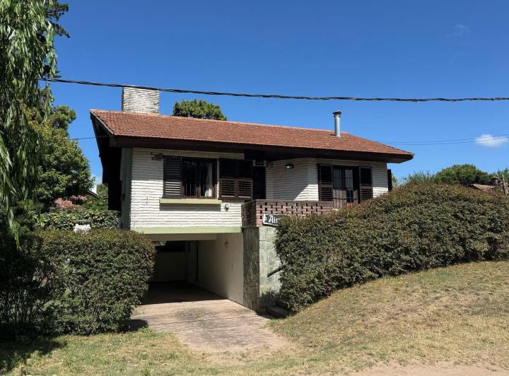 Casa · 85m² · 4 Ambientes · 1 Cochera