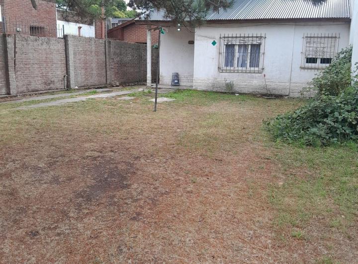 Casa · 51m² · 2 Ambientes · 3 Cocheras