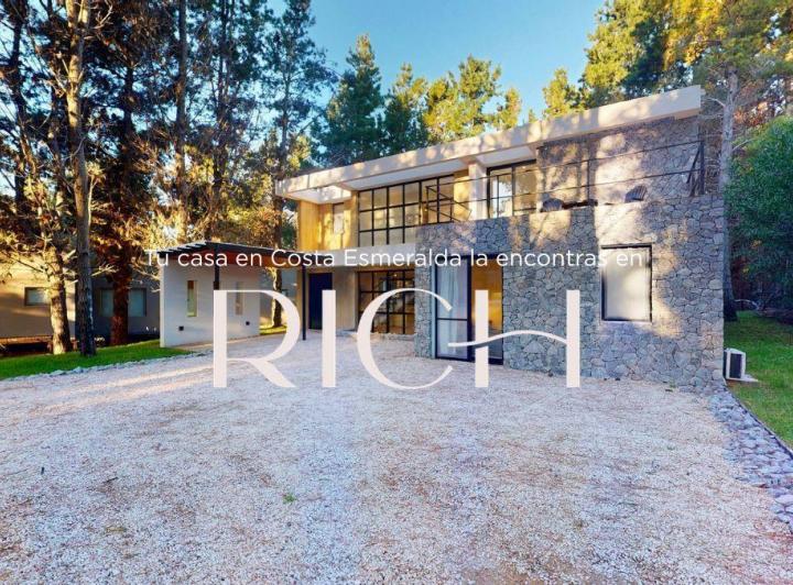 Casa · 212m² · 5 Ambientes
