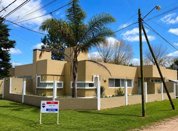 Casa · 148m² · 6 Ambientes · 2 Cocheras