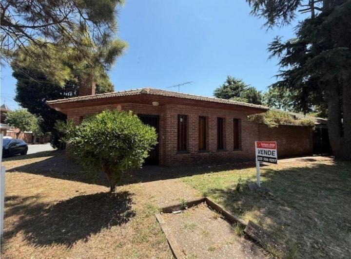 Casa · 220m² · 4 Ambientes