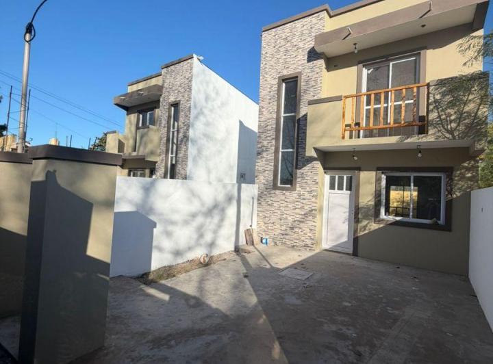 Casa · 70m² · 3 Ambientes · 1 Cochera