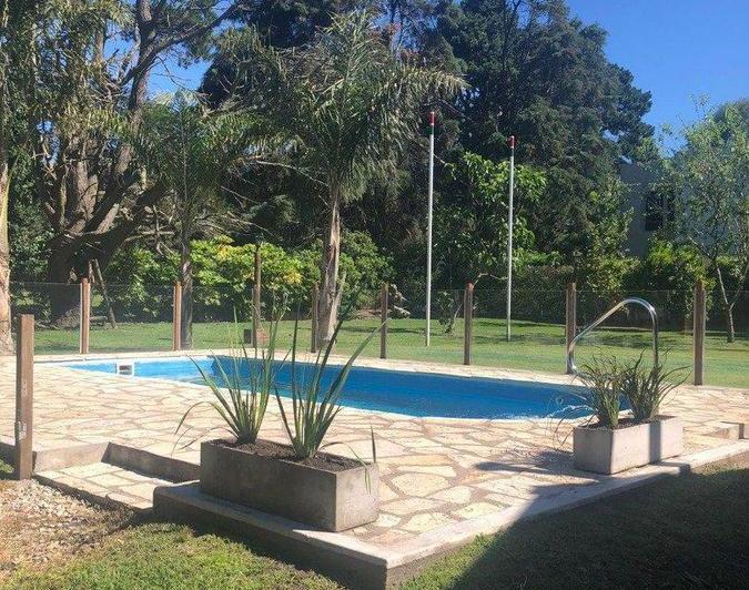 Casa · 220m² · 4 Ambientes · 2 Cocheras
