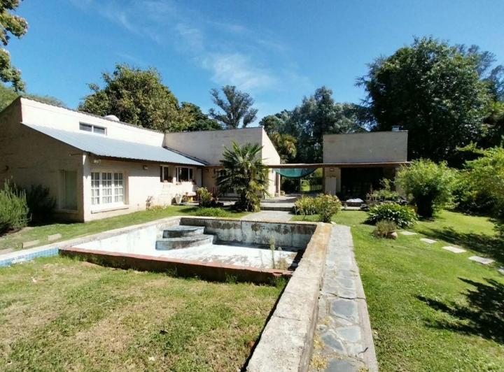 Casa · 180m² · 4 Ambientes · 1 Cochera