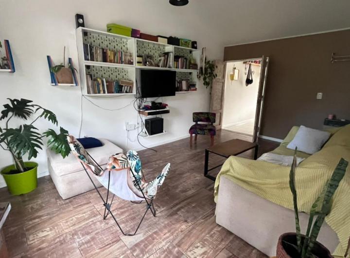 Casa · 77m² · 4 Ambientes · 1 Cochera