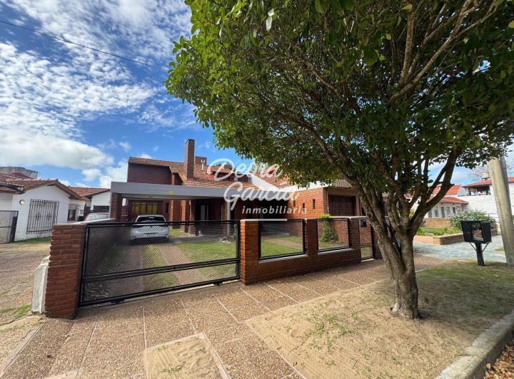 Casa · 110m² · 5 Ambientes · 1 Cochera