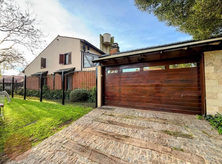 Casa · 269m² · 5 Ambientes · 3 Cocheras