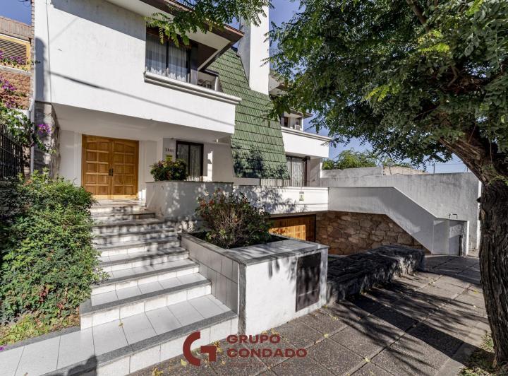 Casa · 535m² · 5 Dormitorios · 3 Cocheras