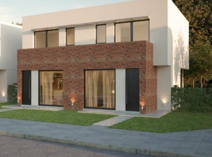 Casa · 105m² · 4 Ambientes · 2 Cocheras