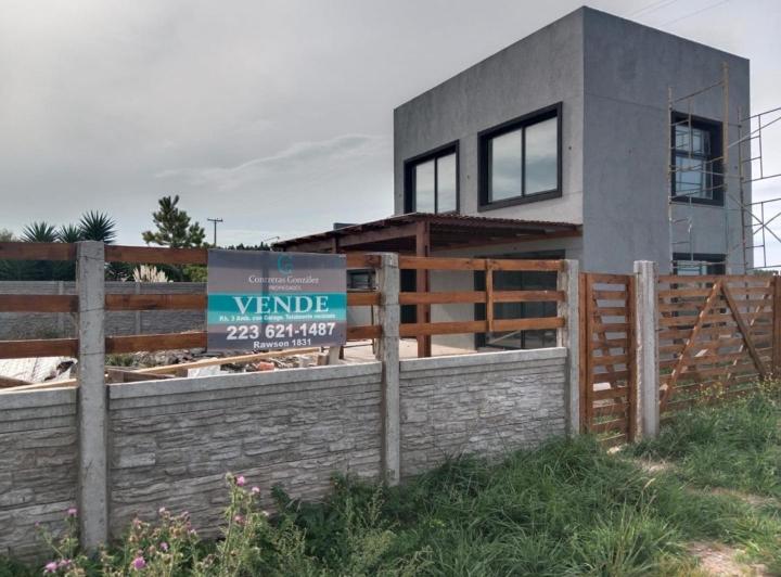 Casa · 100m² · 3 Ambientes · 1 Cochera