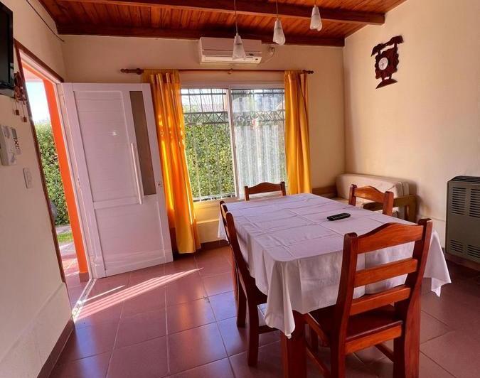 Casa · 330m² · 3 Ambientes · 4 Cocheras