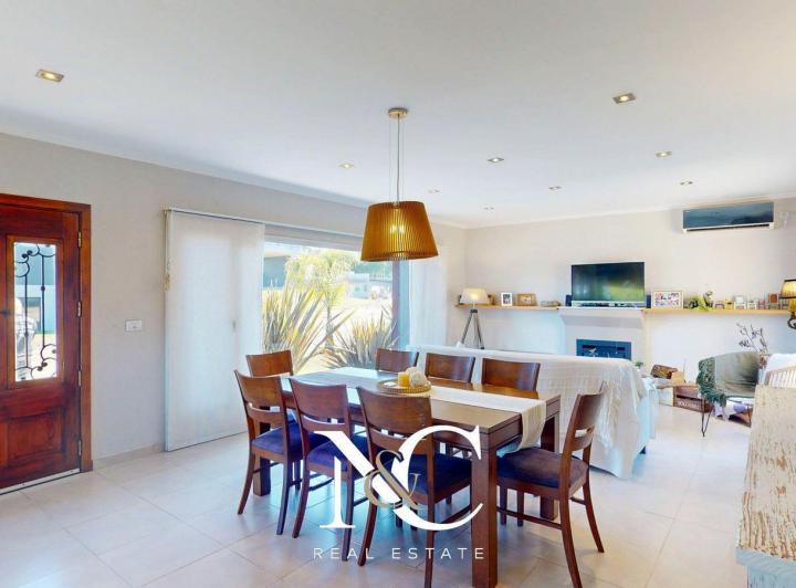 Casa · 230m² · 6 Ambientes