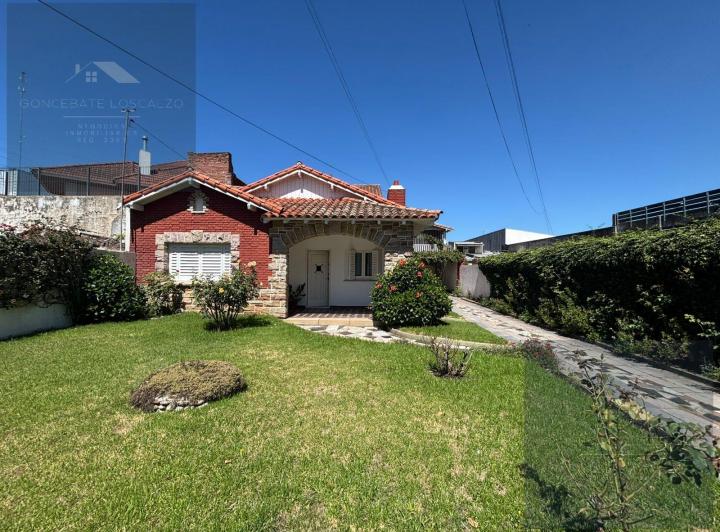 Casa · 250m² · 5 Ambientes · 1 Cochera