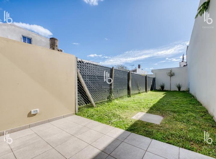 Casa · 100m² · 5 Ambientes · 1 Cochera
