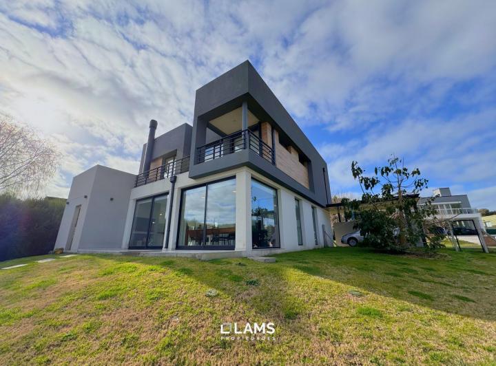 Casa · 170m² · 4 Ambientes