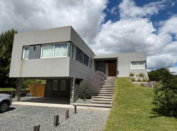 Casa · 314m² · 6 Ambientes