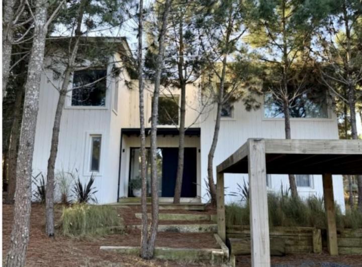 Casa · 265m² · 6 Ambientes · 2 Cocheras