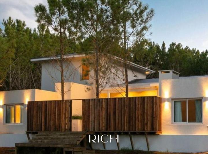 Casa · 270m² · 6 Ambientes