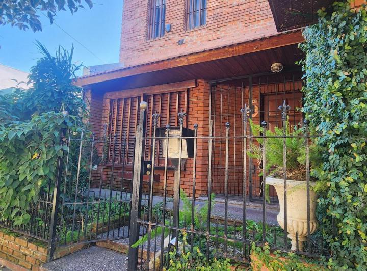 Casa · 269m² · 5 Ambientes · 1 Cochera