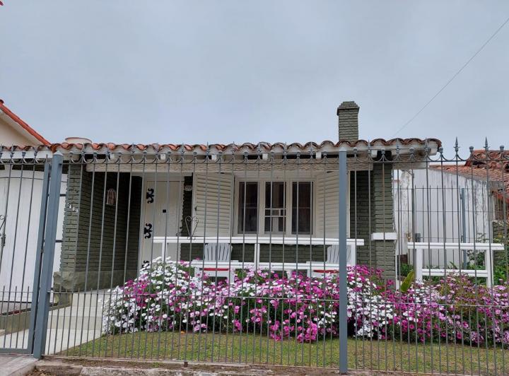 Casa · 100m² · 4 Ambientes · 1 Cochera