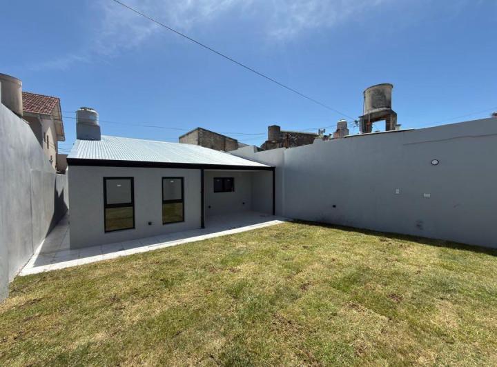 Casa · 100m² · 2 Dormitorios · 1 Cochera