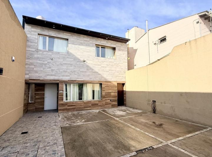 Casa · 278m² · 5 Ambientes · 4 Cocheras