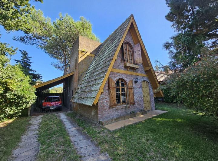 Casa · 81m² · 4 Ambientes · 1 Cochera