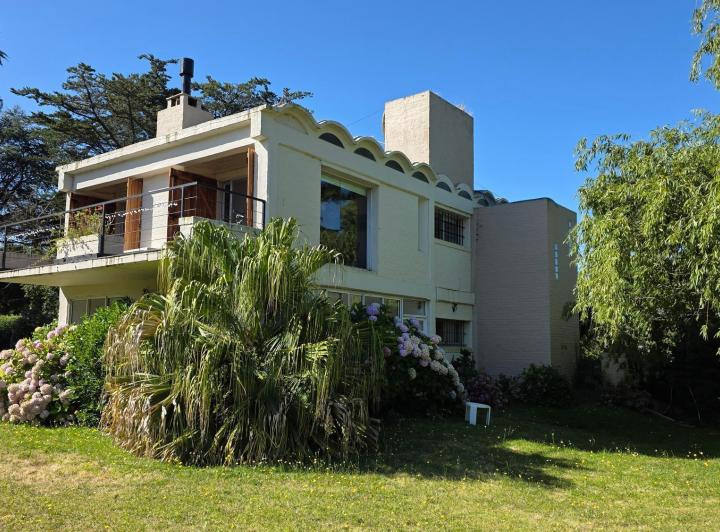 Casa · 170m² · 3 Dormitorios · 1 Cochera