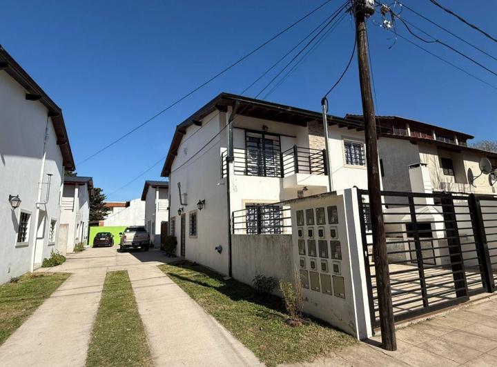 Casa · 70m² · 2 Dormitorios · 1 Cochera