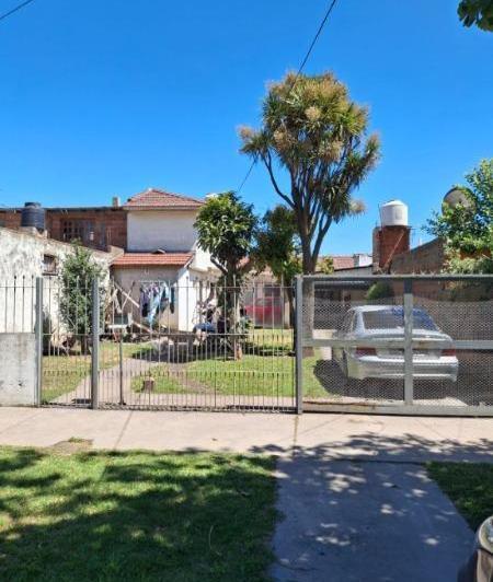 Casa · 69m² · 4 Ambientes · 2 Cocheras