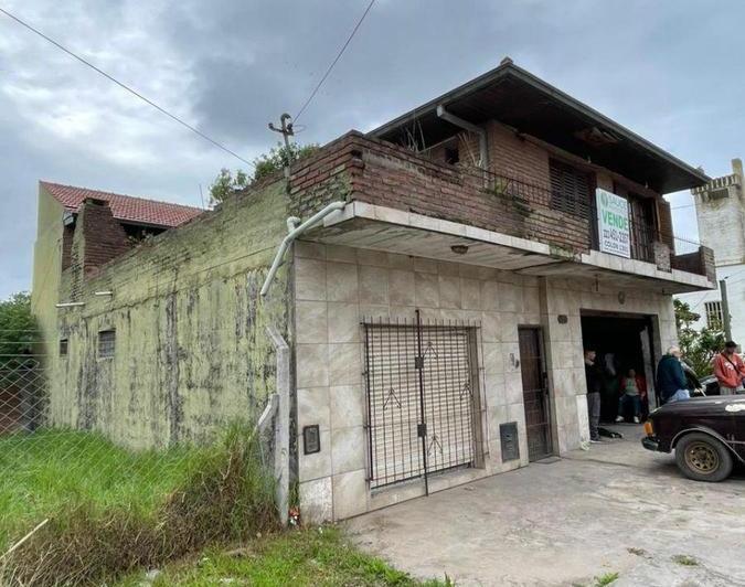 Casa · 320m² · 5 Ambientes · 1 Cochera