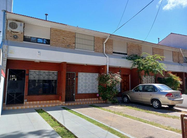 Casa · 63m² · 4 Ambientes · 1 Cochera