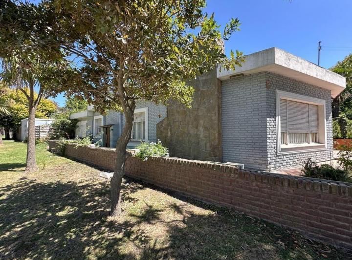 Casa · 160m² · 3 Ambientes · 1 Cochera