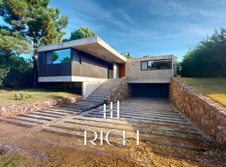 Casa · 310m² · 6 Ambientes