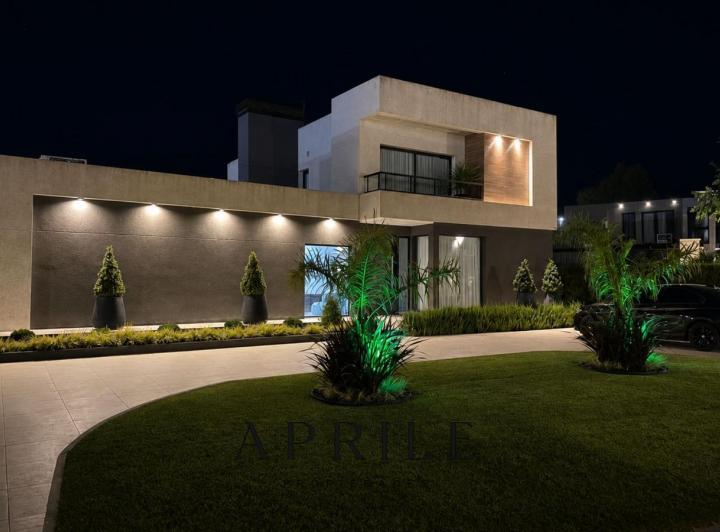 Casa · 242m² · 4 Ambientes