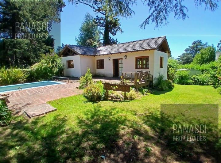 Casa · 700m² · 2 Ambientes