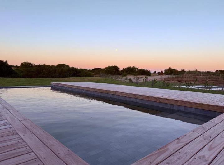 Casa · 220m² · 5 Ambientes · 2 Cocheras