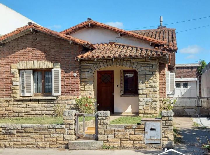 Casa · 179m² · 5 Ambientes · 3 Cocheras