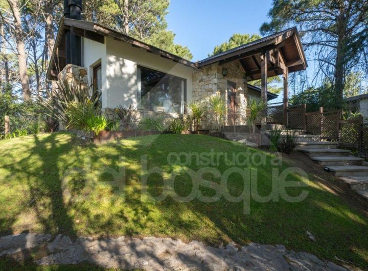Casa · 277m² · 5 Ambientes · 1 Cochera