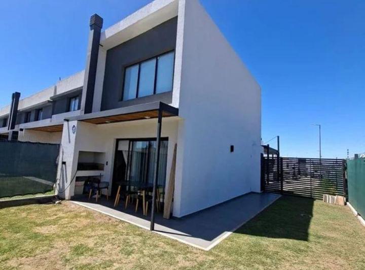 Departamento · 83m² · 2 Ambientes · 1 Cochera