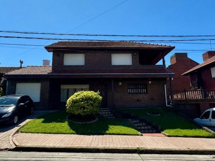 Casa · 150m² · 4 Ambientes · 1 Cochera