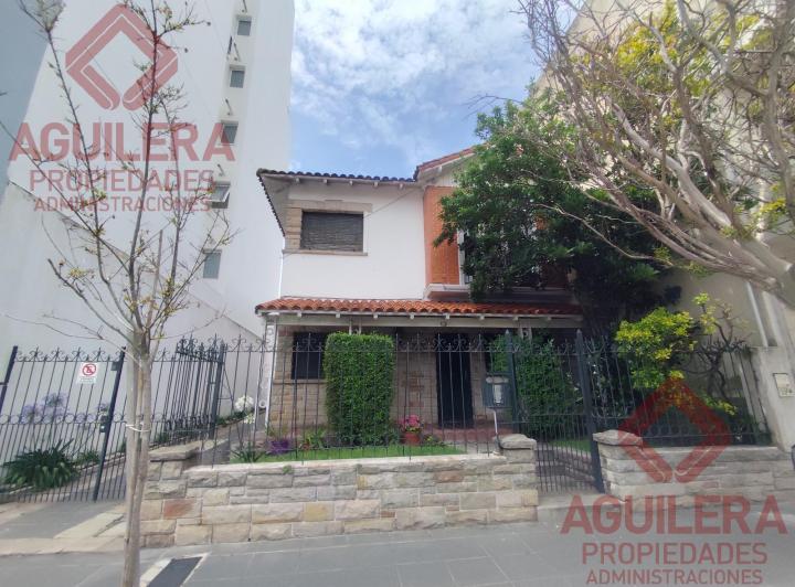 Casa · 277m² · 6 Ambientes · 4 Cocheras