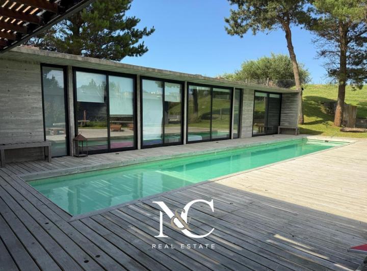 Casa · 160m² · 5 Ambientes