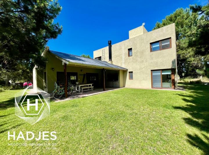 Casa · 213m² · 5 Ambientes