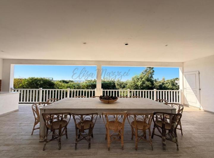 Casa · 418m² · 7 Ambientes · 2 Cocheras