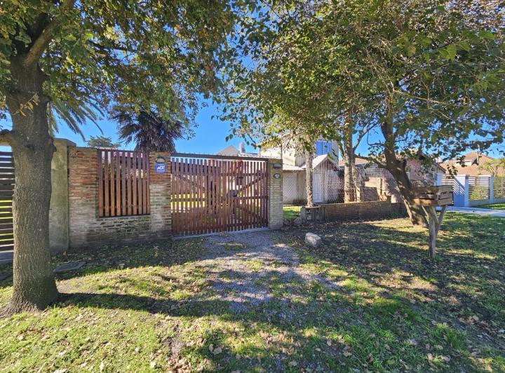 Casa · 42450m² · 4 Ambientes