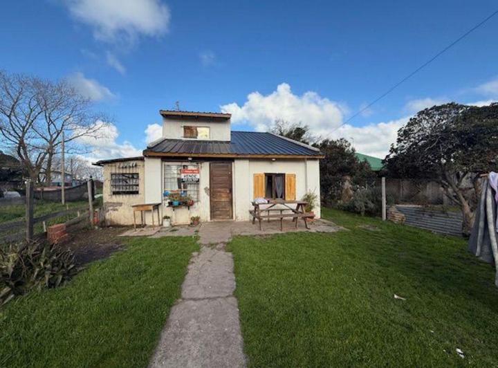 Casa · 90m² · 4 Ambientes · 3 Cocheras